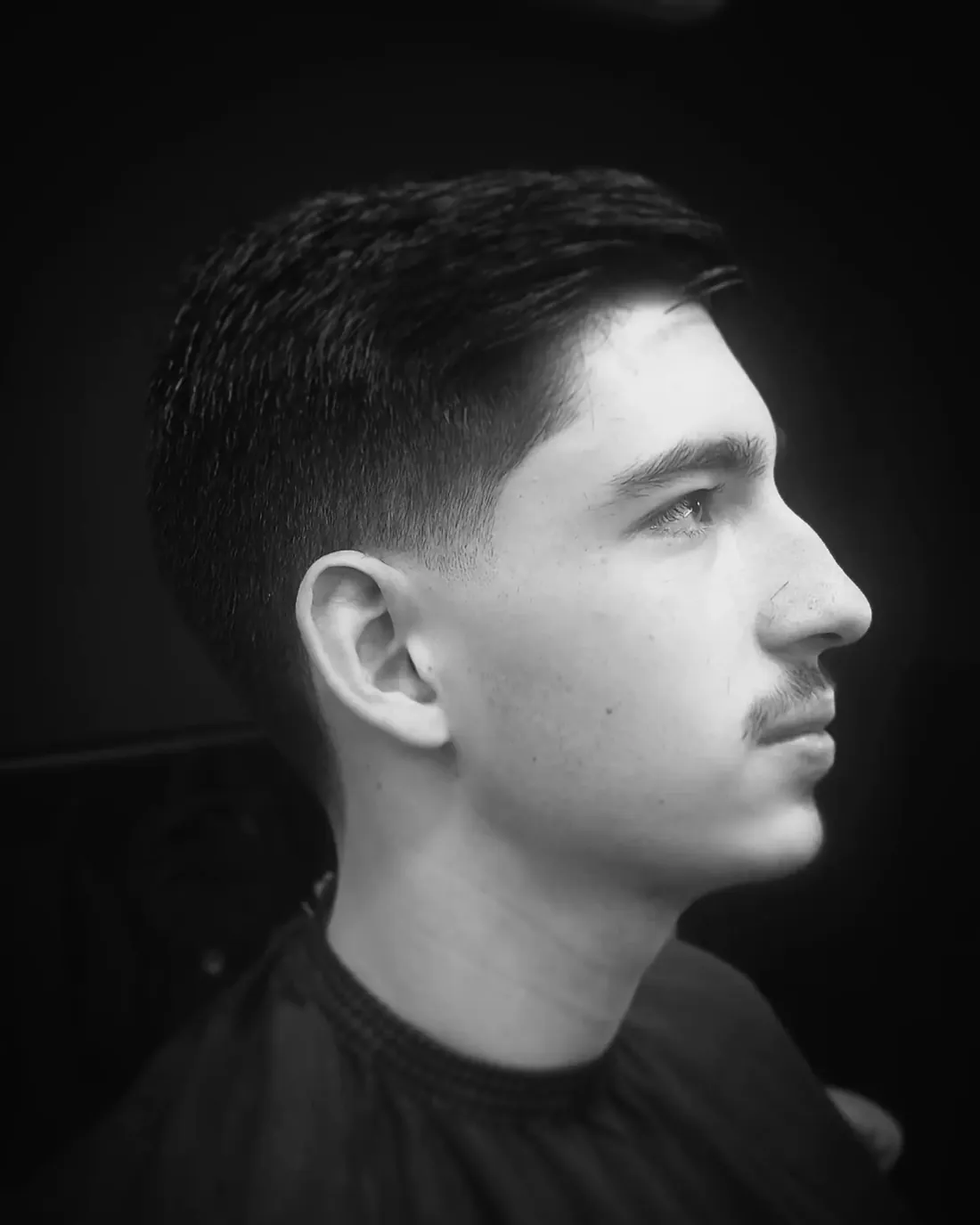 Taper fade masculino de perfil